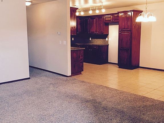 4th image of 15017 Kyle Dr Unit B