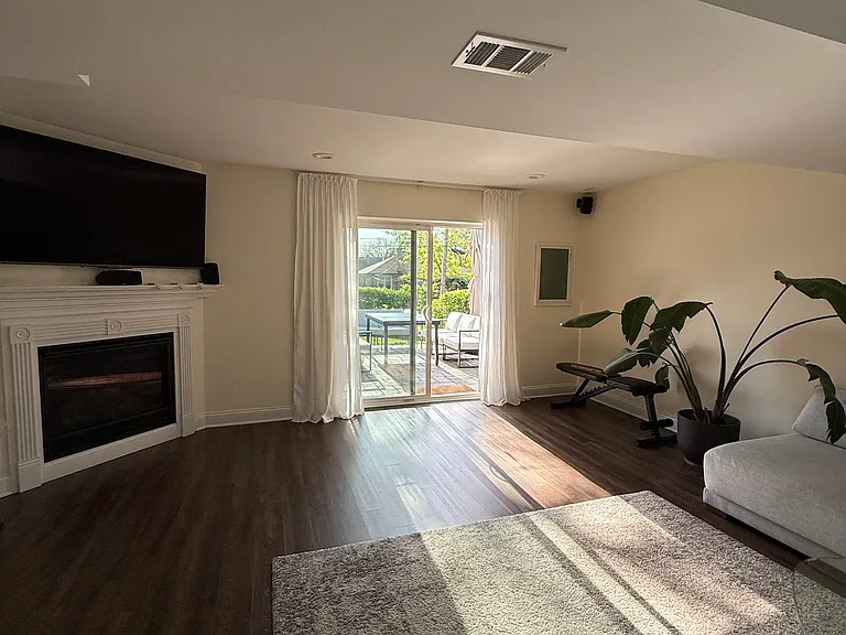 315 N Linden St — Photo 9