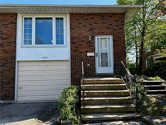 3rd image of 118 A Lock St W