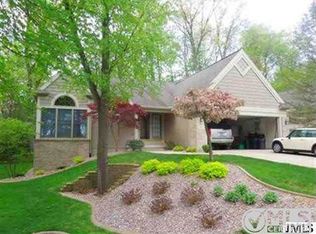 2156 Lake Wood Dr, Jackson, MI 49203