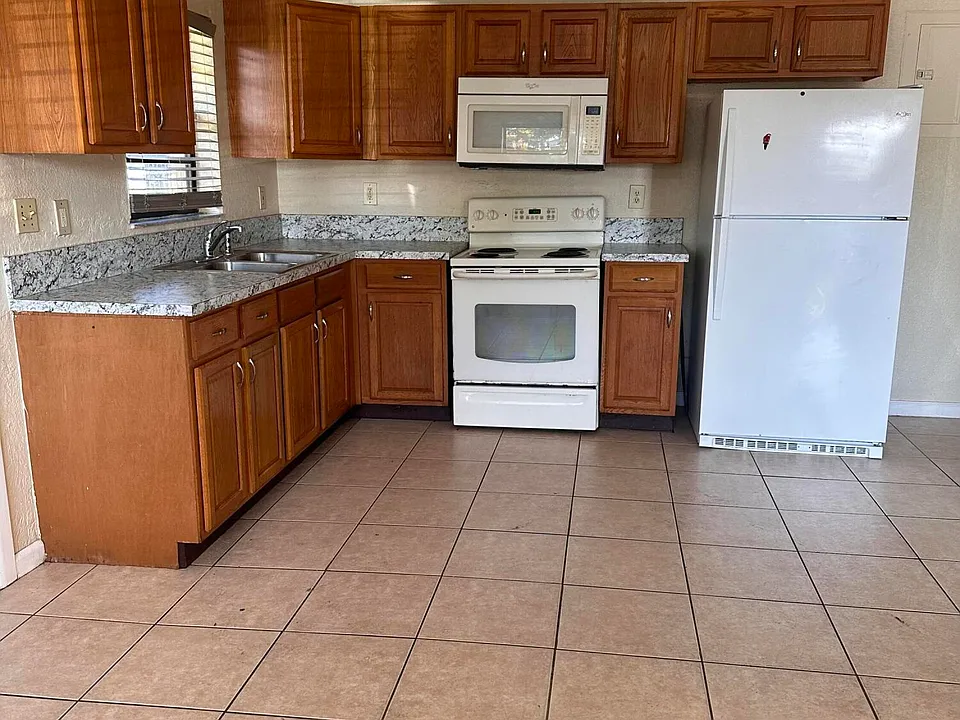 50 NW 8th Ave #1