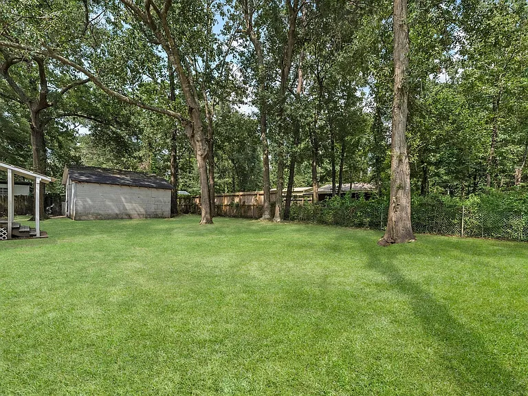 601 Dogwood Trl — Photo 38