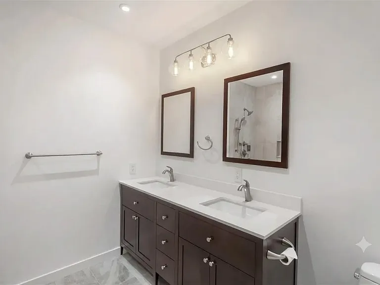 15 Warren St #334 — Photo 7
