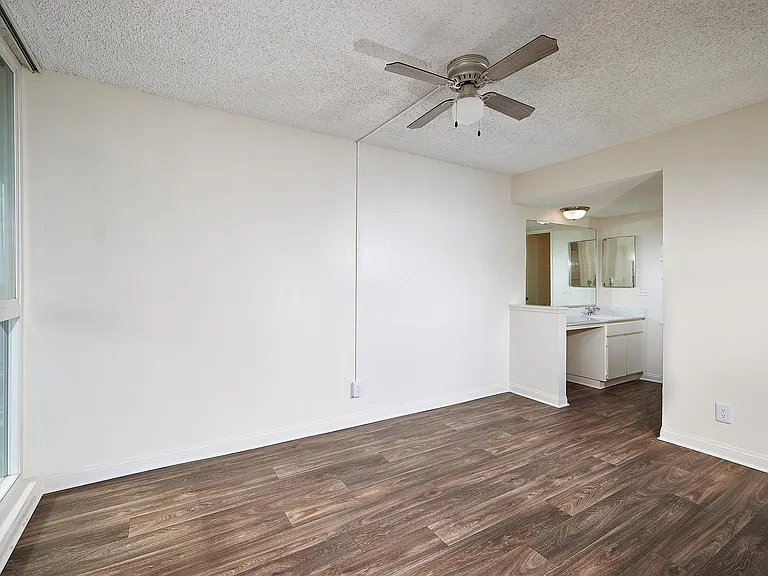 Mellmanor Apartments — Photo 22