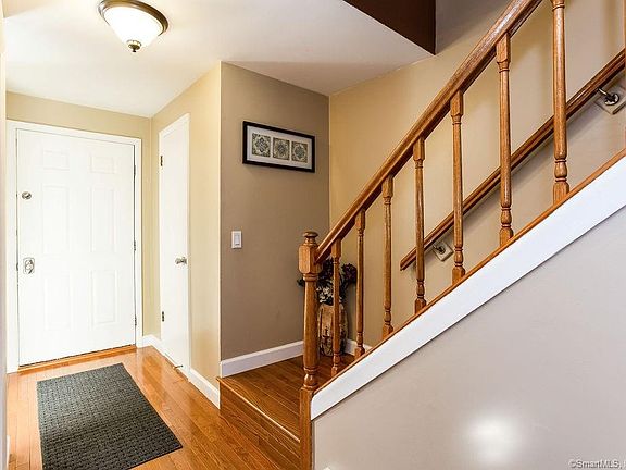 3rd image of 25 Carillon Dr #B