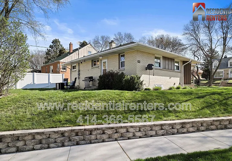 3615 N 87th St — Photo 23