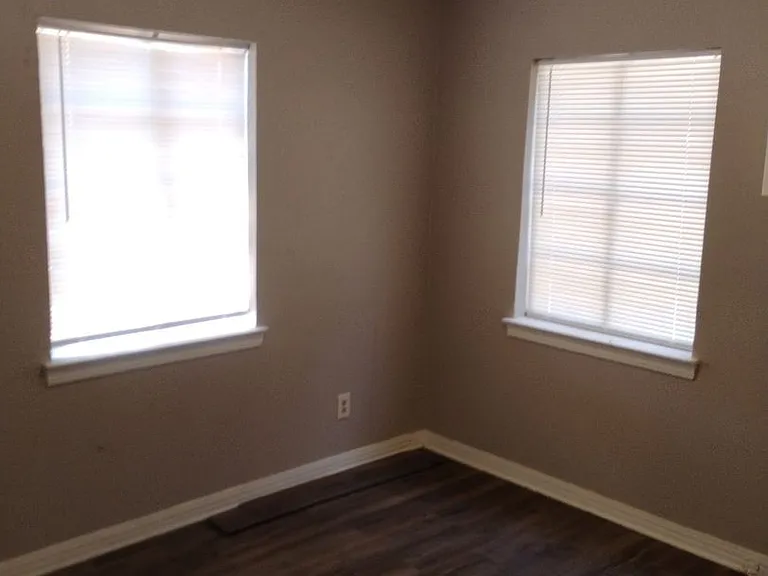 163 Hubbard Dr — Photo 3