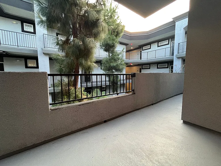 2820 Sawtelle Blvd — Photo 88