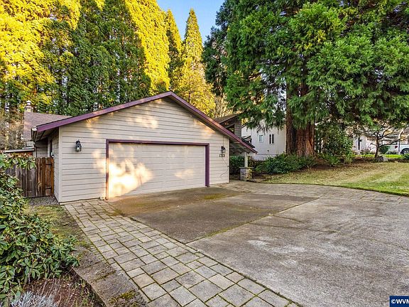 3rd image of 1769 Cinnamon Hill Dr SE