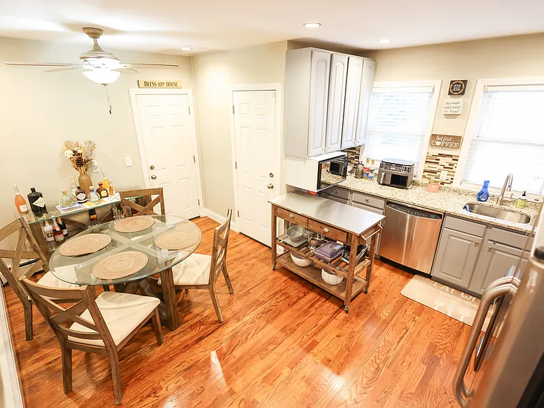 43-45 Belnel Rd #2 — Photo 12