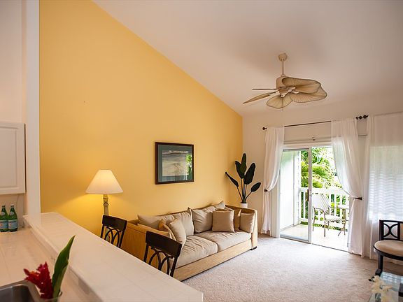2nd image of 75-6081 Alii Dr APT Qq204