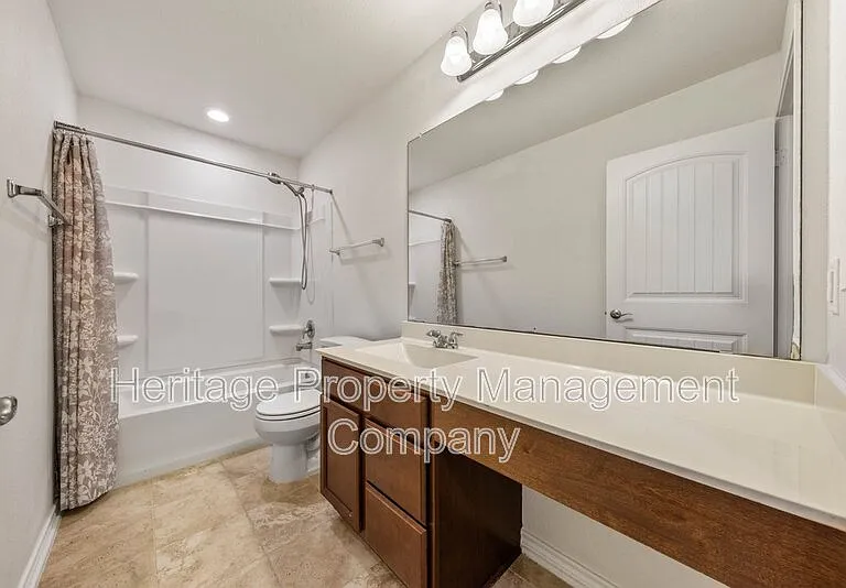 7347 Bluebonnet Bay — Photo 32