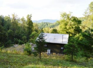 283 Fiddlers Branch Rd, Hampton, TN 37658