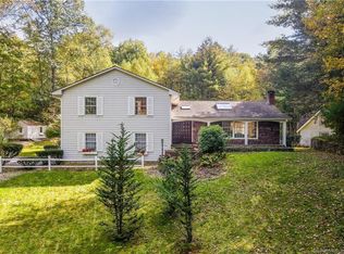 15 Sachems Trl, West Simsbury, CT 06092