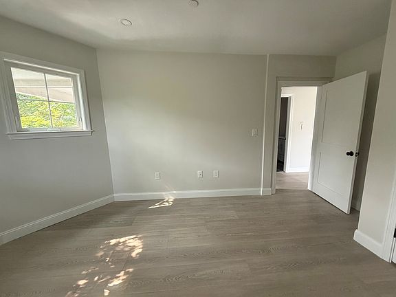 4th image of 131 Boston St Floor 2