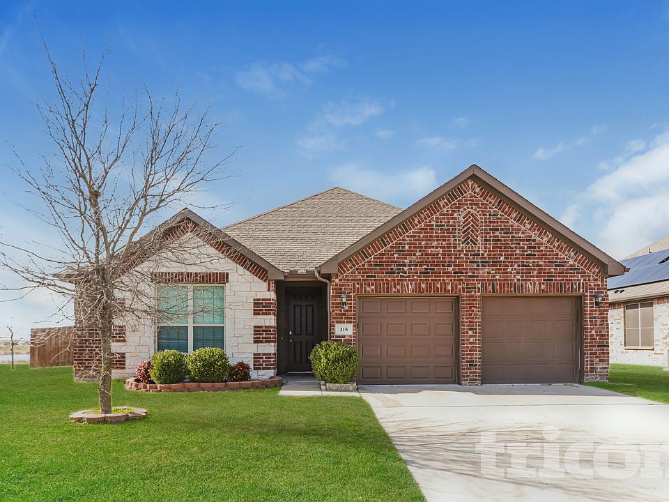 1st image of 215 Saddlebrook Ln