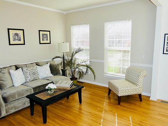 5th image of 845 Theora Dr