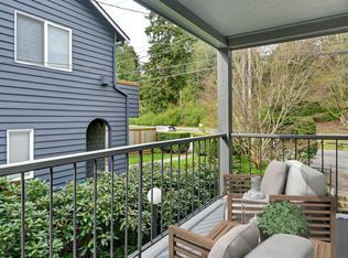 3517 W Government Way APT 313, Seattle, WA 98199