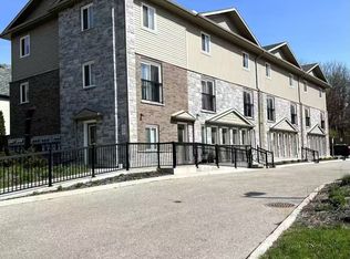 122 Courtland Ave E #14, Kitchener, ON N2G 0B8