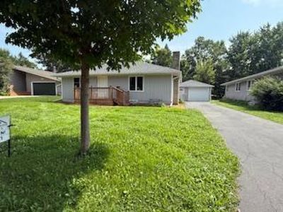 604 Giles Pl, Albert Lea, MN, 56007