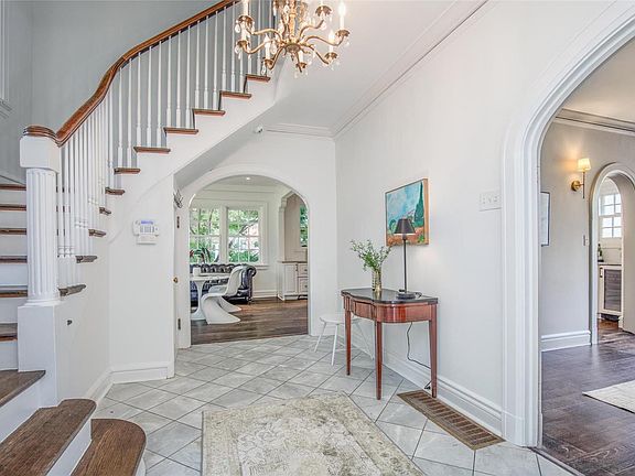 5th image of 81 Aberdeen Pl