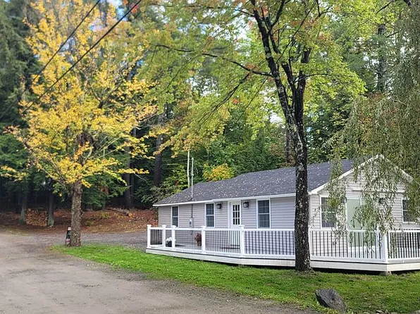 82 Sunflower Ln, Sidney, ME 04330