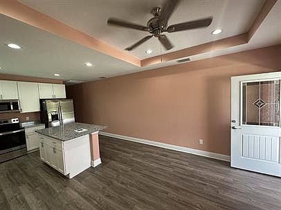 5th image of 635 E Virginia Ave