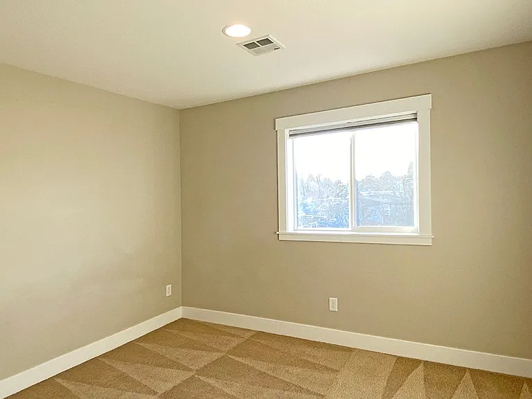 328-330 S Broad St — Photo 11