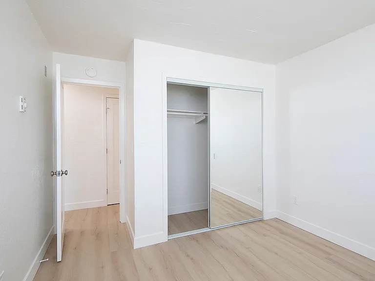 Wexford Manor Apartments — Photo 28