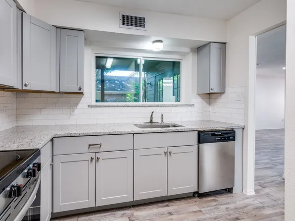 1415 Palmnold Cir E, Fort Worth, TX 76120