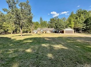 2501 Deerwood Dr, Hensley, AR 72065