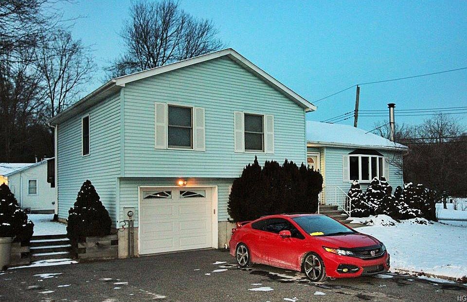 1st image of 2 Lucs Ln