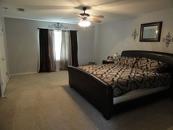 2nd image of 3564 Peachtree Ln