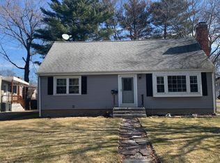 40 Lewis Ln, West Hartford, CT 06110