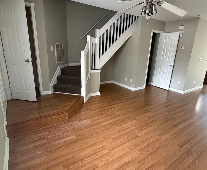 624 Emerald Cove Dr — Photo 3