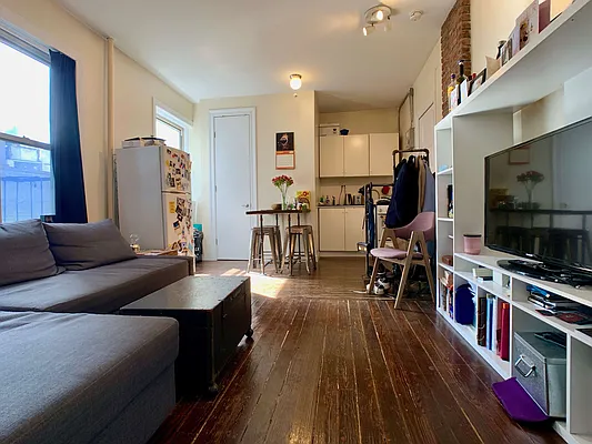 Rented by Building Equity Real Estate LLC | media 16