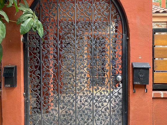 3rd image of 1534 Allesandro St