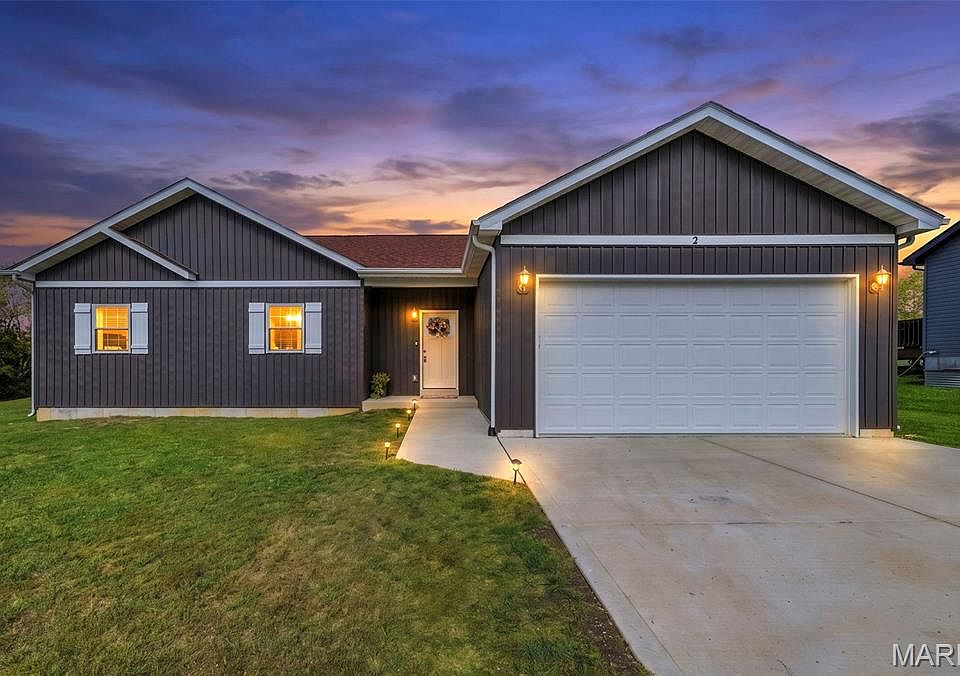 1st image of 2 Redbud Cir