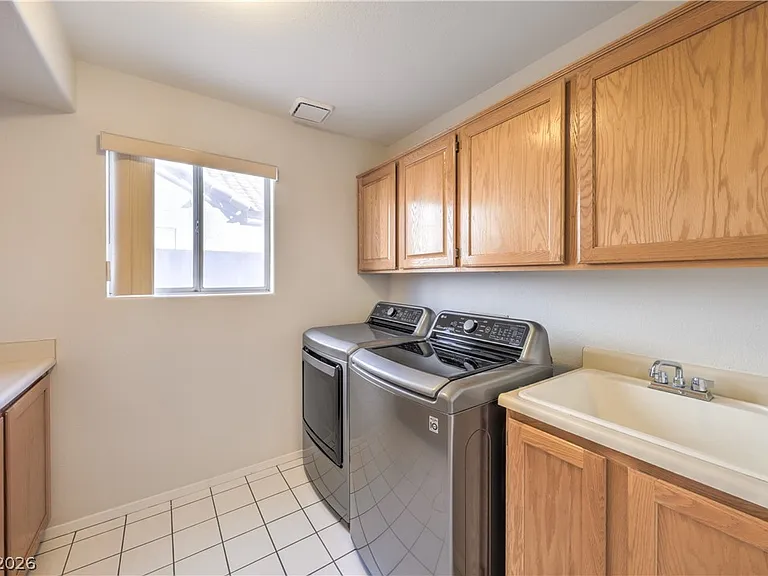 271 Sunshine Springs Ct — Photo 38