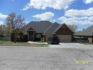 1st image of 2101 Briarwood Dr