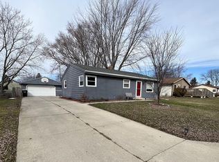 6820 Novak Rd, Racine, WI 53402