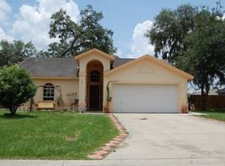 3925 Creek Woods Dr, Plant City, FL 33563