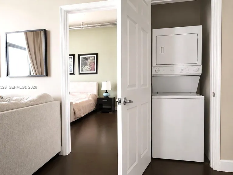 2100 Van Buren St #421 — Photo 16