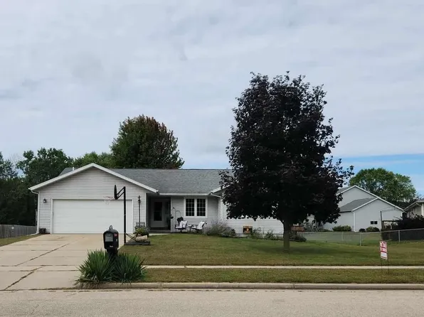 409 Savannah Trl, Pardeeville, WI 53954