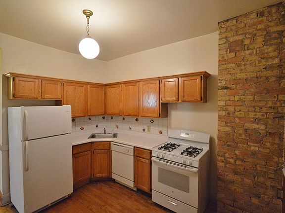 2nd image of 3725 N Fremont St #1