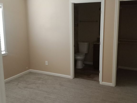 4th image of 1416 S Farmer Ave