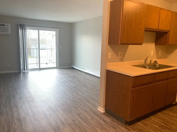 Large One Bedroom Apartment with Laundry in Unit!, 489 Donna Dr NW, Sparta, MI 49345