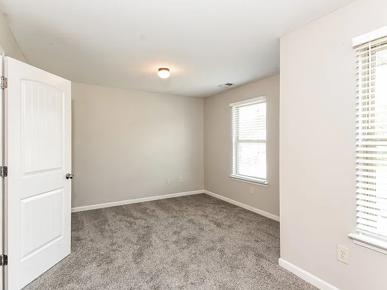 63 Hamilton Blvd NW — Photo 13