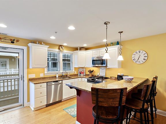 3rd image of 309 56th St APT A5