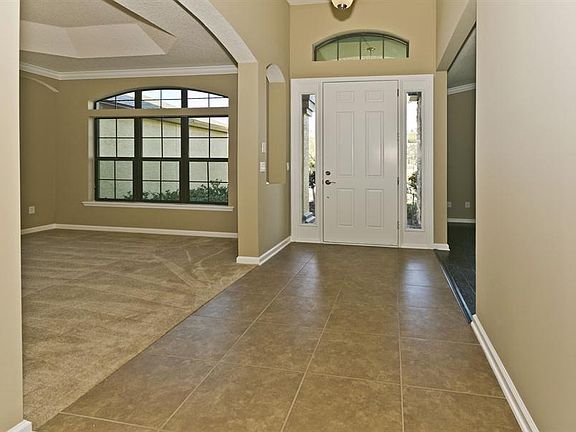 3rd image of 2028 Crown Dr